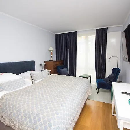 Hotel Kleine In Munique