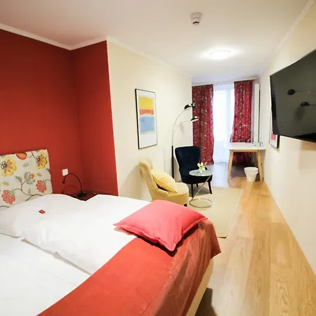 Kleine In 3* Munich