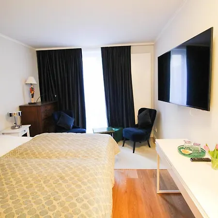 Kleine In 3* Munich