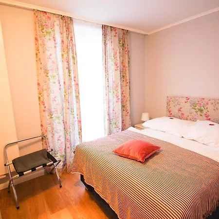 Kleine In Hotel 3*